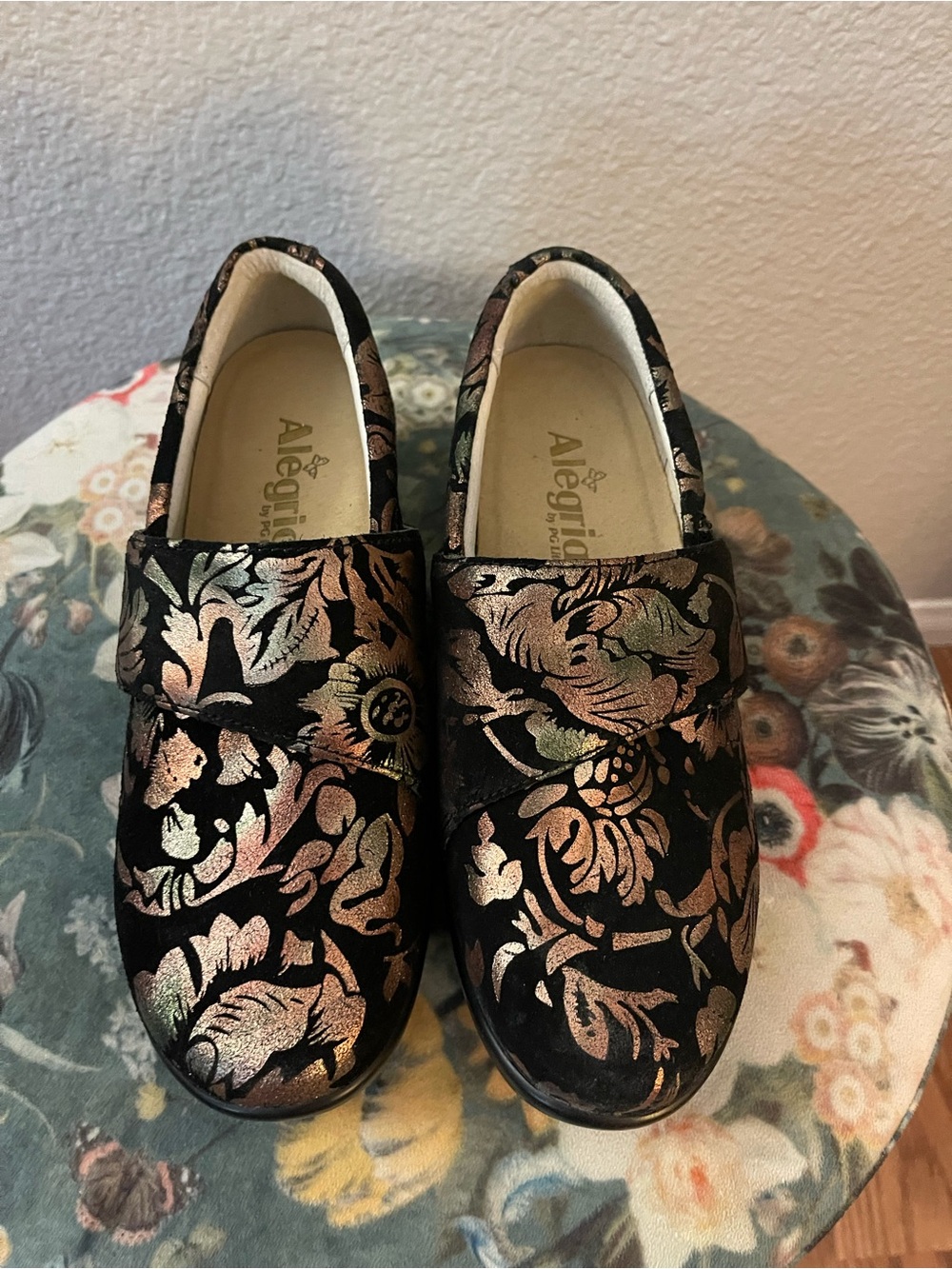 Alegria Black Floral Metallic-Accent Clogs